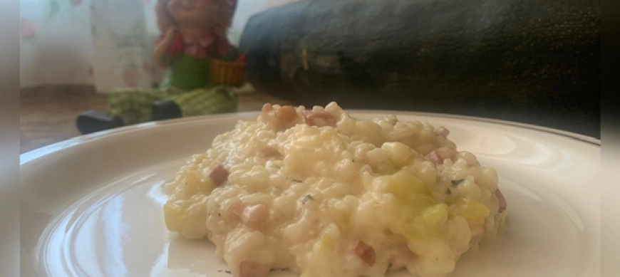 Risotto con calabacín y beicon