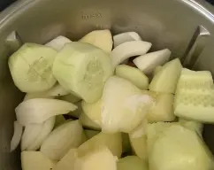 Step <p>Ponemos todos los ingredientes en el vaso y trituramos 5 minutos / velocidad 10.</p> illustration