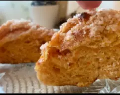 Step <p>Ase la calabaza durante 20 minutos en el horno a 180°C o cocínela en el microondas durante 7-8 minutos a máxima potencia. Retire del horno y reserve. </p><p></p> illustration