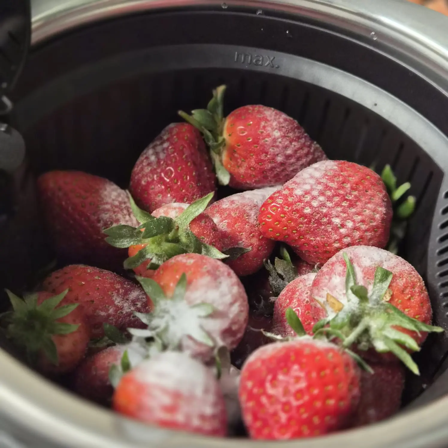 Step Echar por encima una cucharada de bicarbonato sódico illustration